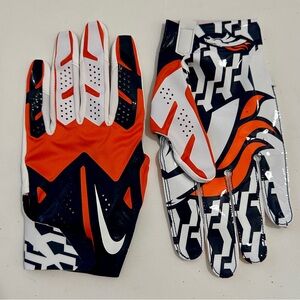 Nike Orange and Black Sports Gloves‎